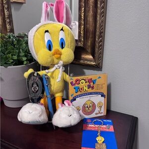 Tweety Plush with Bunny Ears & Looney Tunes Extras